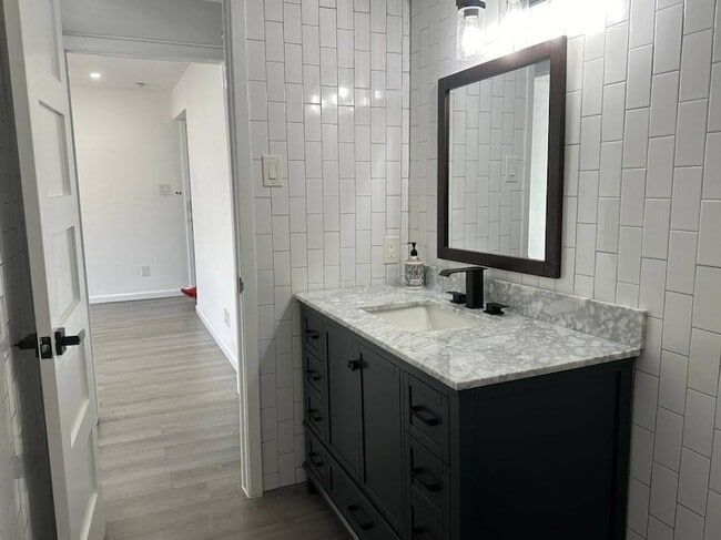 Building Photo - 12888 Montfort Dr