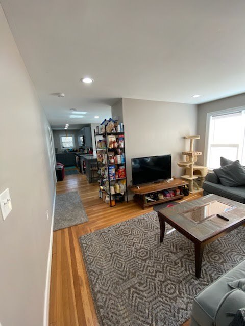 Building Photo - 63 Jastram St