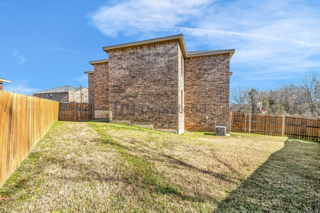 Building Photo - 1934 Timber Oaks Dr