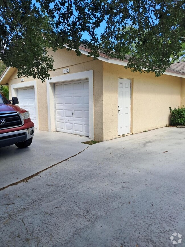 Building Photo - 1465 Hawthorne Pl