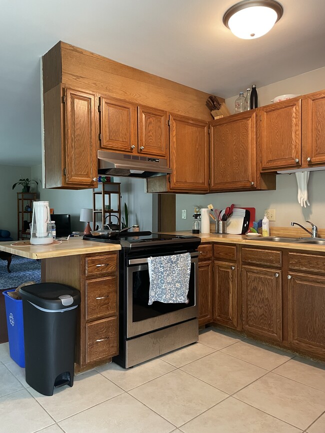 Building Photo - 6702 Jacobs Way