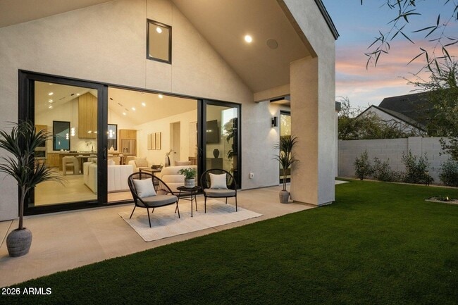 Building Photo - 6330 N 10th Dr