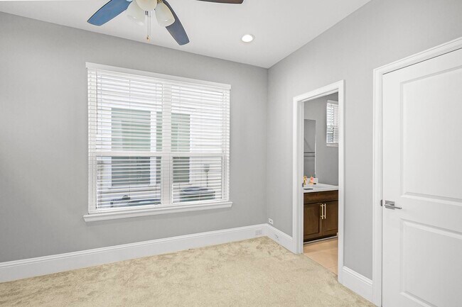 Building Photo - 411 N Nagle St