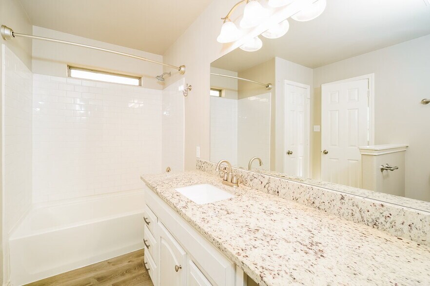 Building Photo - 3605 Candlebrook Ln