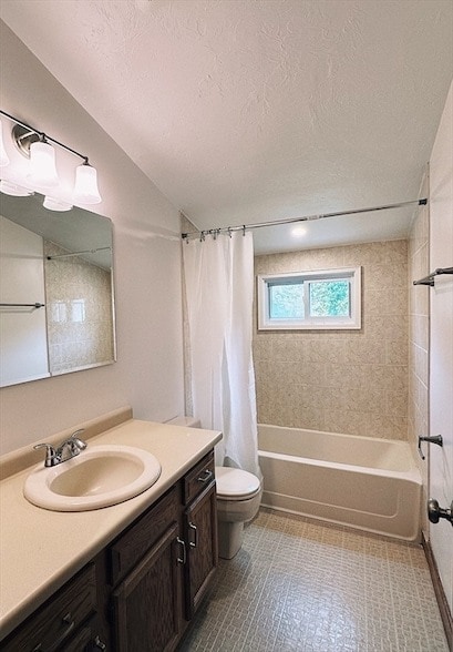 Building Photo - 44 Elm St