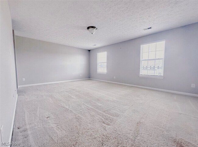 Building Photo - 37571 Tail Feather Dr
