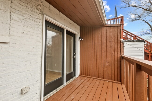 Building Photo - 3313 Hudson St