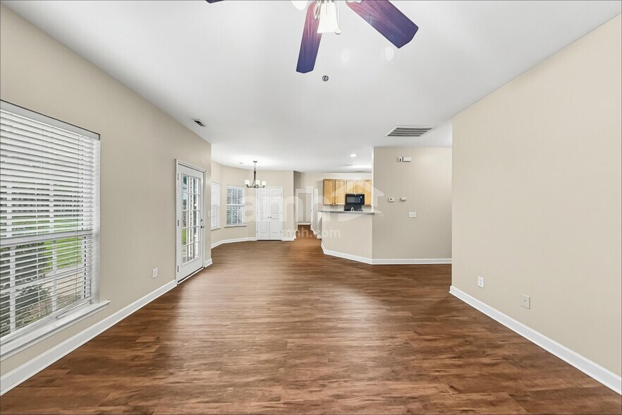 Building Photo - 202 Curico Ln