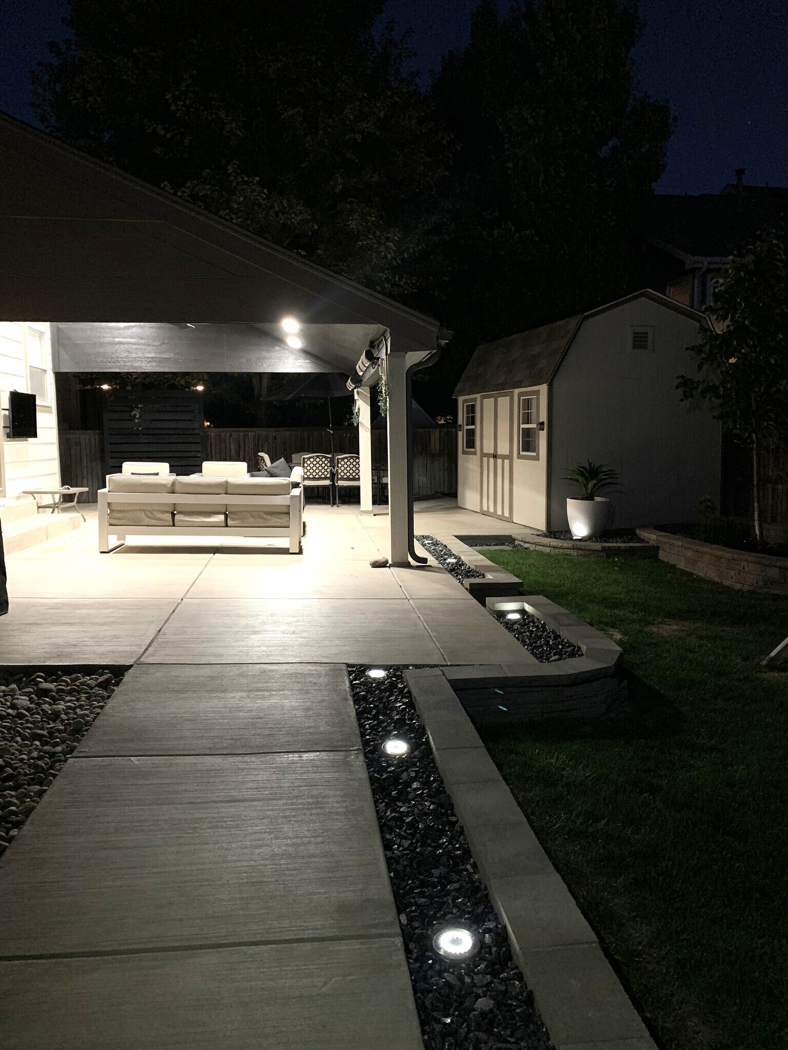 Building Photo - 562 E 133rd Ct