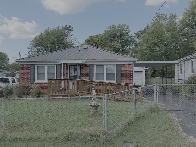 Primary Photo - 121 Churchill Ave