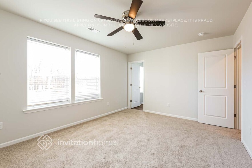 Building Photo - 217 White Flds Ave