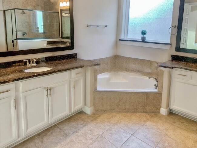 Building Photo - 3614 Bonnie Bend Dr