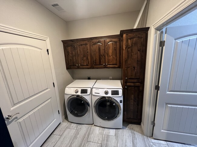 Laundry/Mudroom - 1106 Hickory St