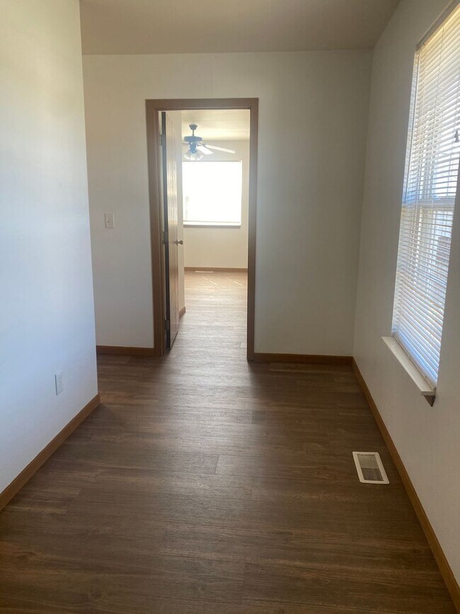 Building Photo - 16830 Huntington Ln