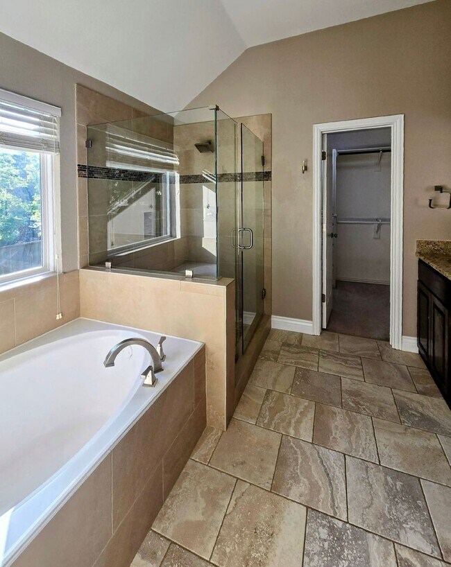 Building Photo - 3705 Golden Aspen Dr