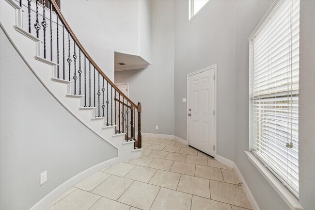 Building Photo - 4916 Talina Way