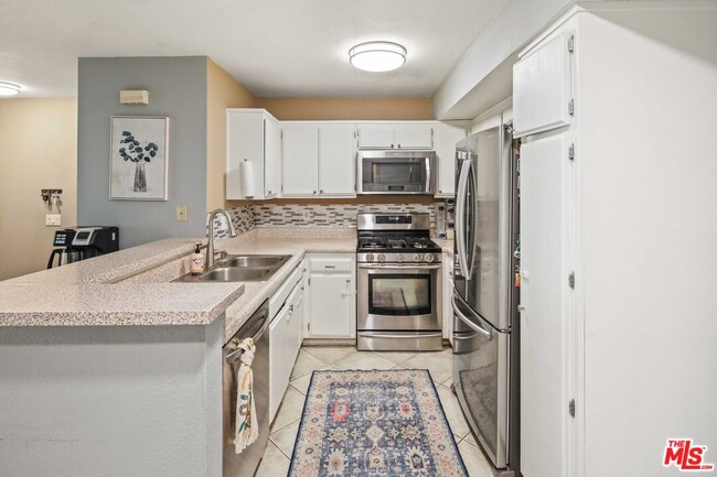 Building Photo - 24474 Valle Del Oro