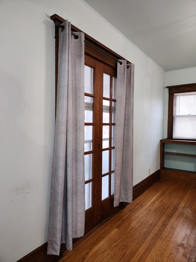 Building Photo - 511 2nd Ave SW