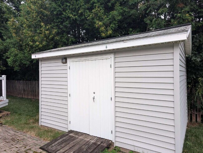 Building Photo - Nice 3 Bedroom Ranch in Appleton