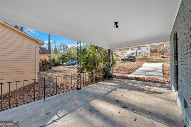 Building Photo - 2080 Bluffton Way