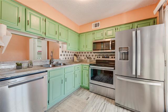 Building Photo - 4230 Madera Rd