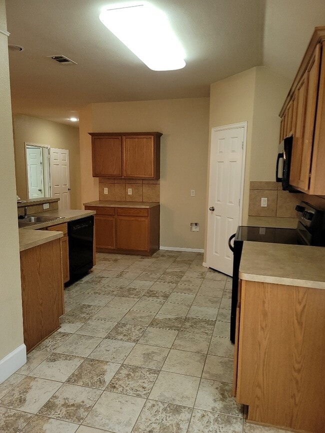 Building Photo - MANSFIELD ISD- ARLINGTON 3/2/2 IN LA FRONTERA