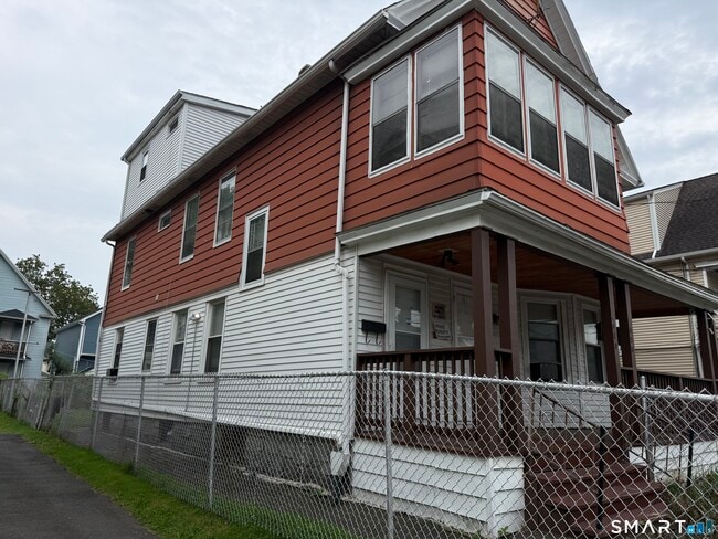 Building Photo - 438 Hollister Ave