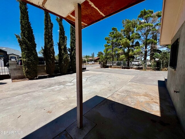Building Photo - 14624 Eston Pl