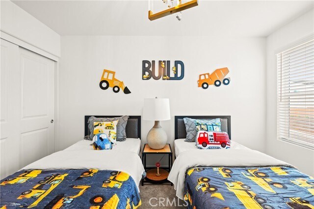Building Photo - 583 Lone Pne Dr