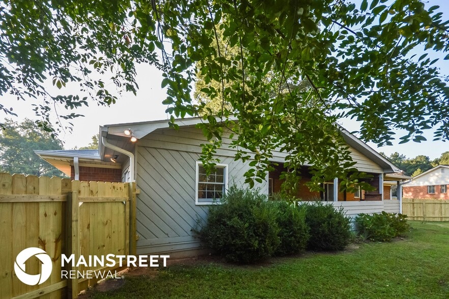 Building Photo - 10803 Mallard Dr