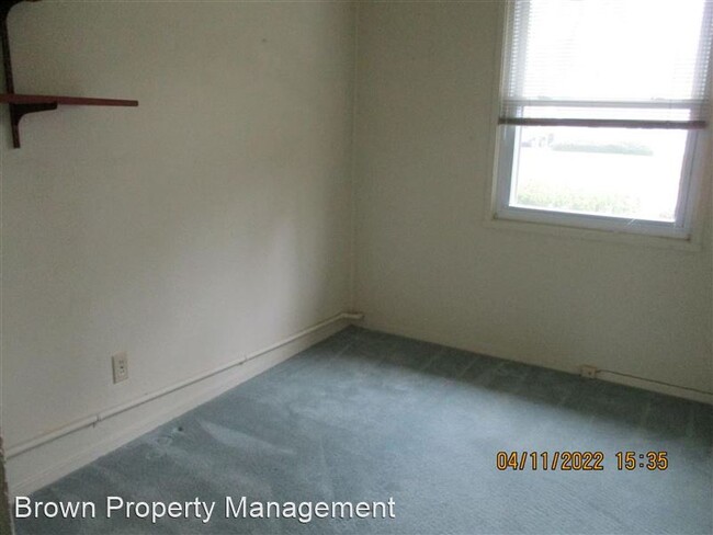 Building Photo - 3907 Memorial Dr