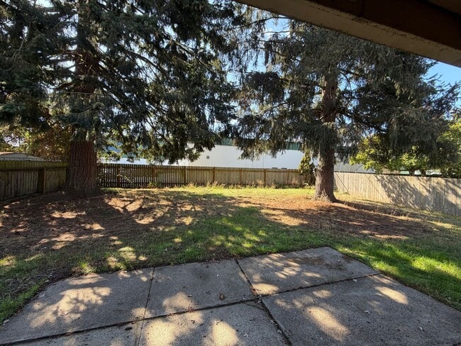 Building Photo - 2506 Jeppesen Acres Rd