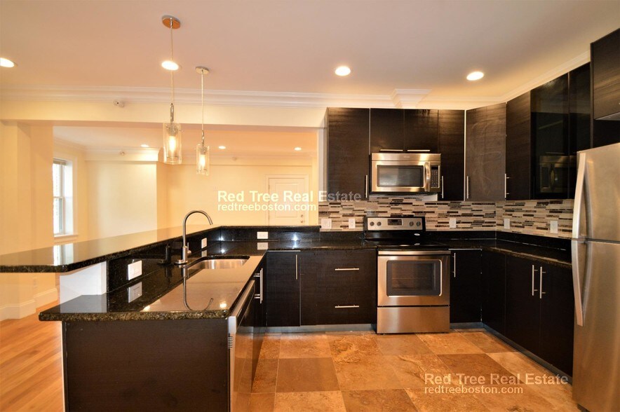 Building Photo - 74 Browne St