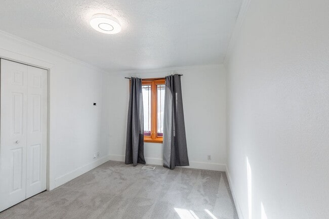 Building Photo - Heart of Eagle 4 Bed 2 Bath Home