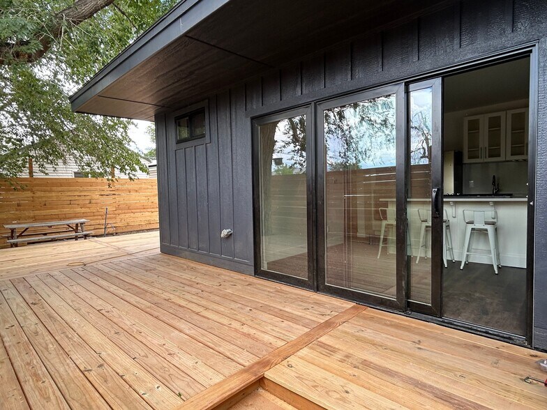 Building Photo - 202 Chipeta Ave