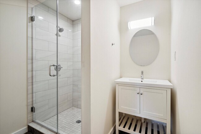 Building Photo - 1826 W Montgomery Ave