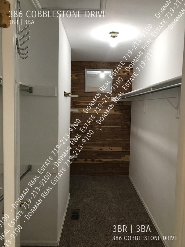 Building Photo - 386 Cobblestone Dr