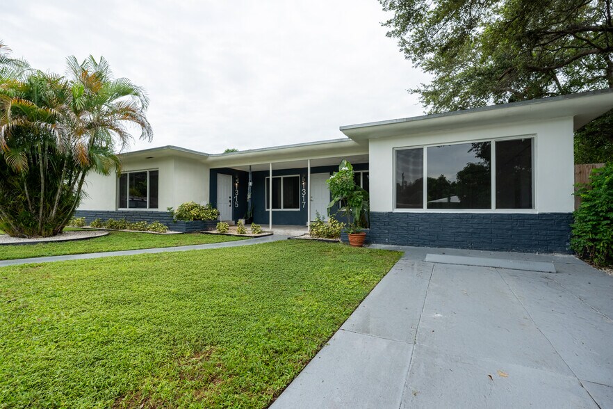 Unit Parking Area - 1317 NE 116th St