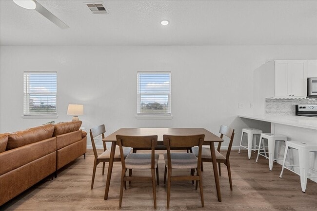 Building Photo - 913 Bluewater Hwy