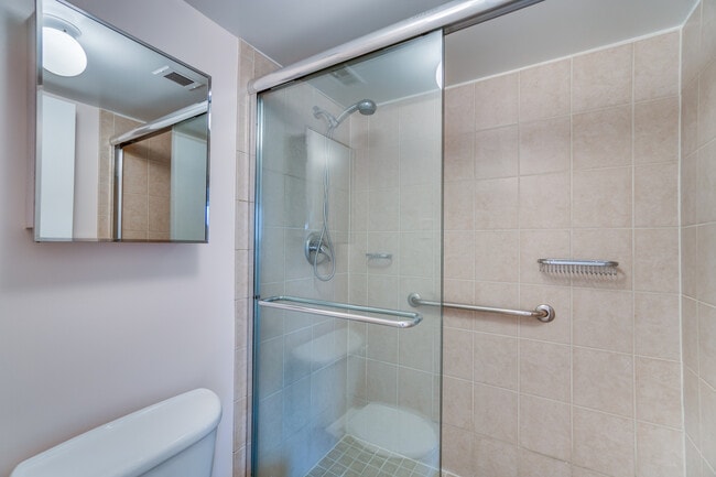 Building Photo - 2817 Jermantown Rd