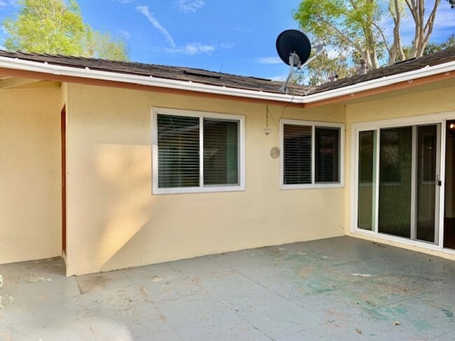 Building Photo - 3 Bedroom + 2 Bathroom Condo | Hueneme Bay 55+ Community | Unfurnished