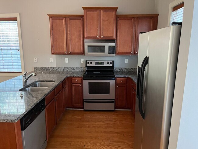 Building Photo - Exton Park Loop Townhome