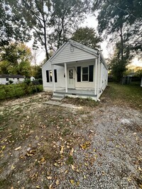 Building Photo - Newly Remodeled Cozy 2-Bedroom Home in Lou...