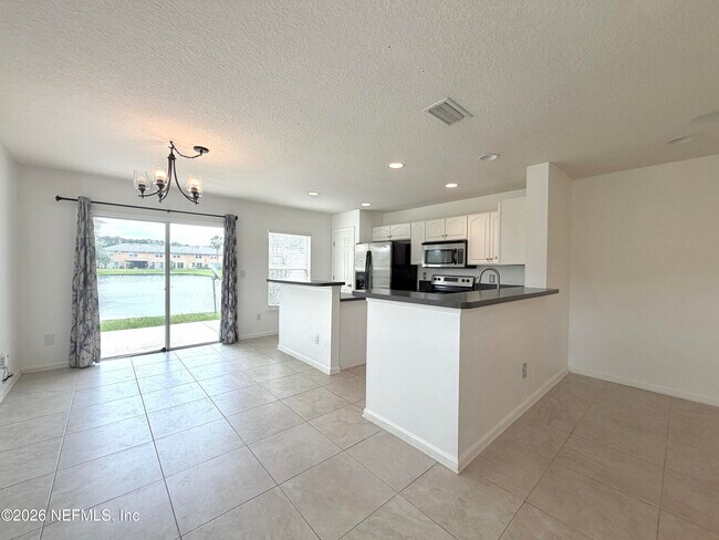 Building Photo - 104 Crete Ct