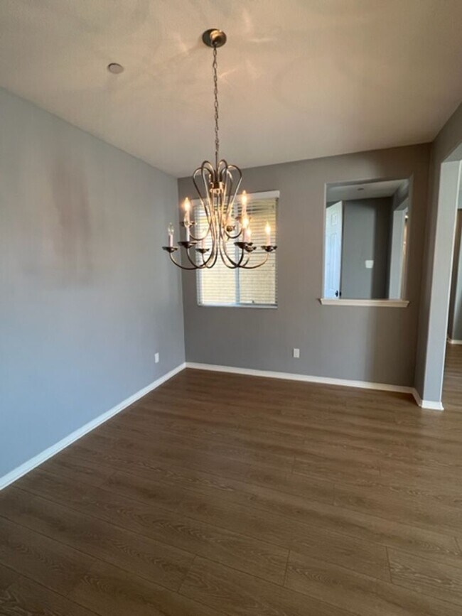 Building Photo - Stunning SW Home with Sun Run Solar!