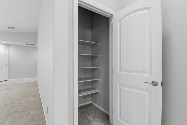 Building Photo - SW!!! Casita!!!! Single Story!!! 4 Bedrooms!!! Gated!!! End or Cut De Sac!!! Community green area...