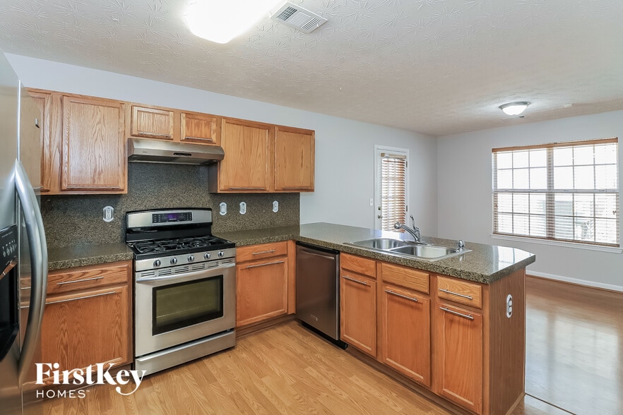 Building Photo - 813 Winsap Dr