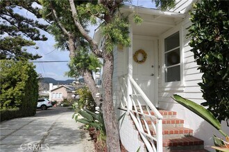 Building Photo - 645 Thalia St