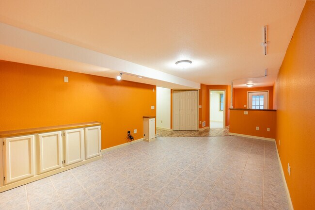 Building Photo - 214 Green Ave