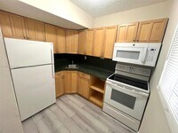 Building Photo - 7626 NE 6th Ct